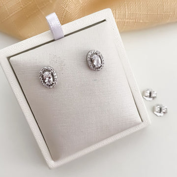 Brinco Prata Oval Cravejado Cristal 3mm