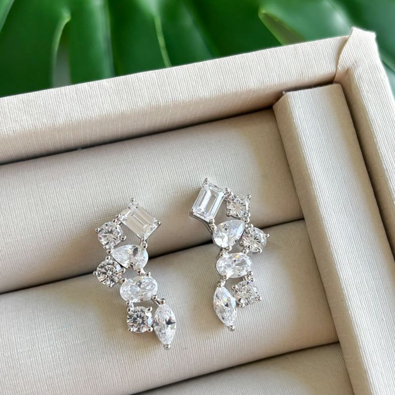 Brinco Prata Earcuff Cravejado