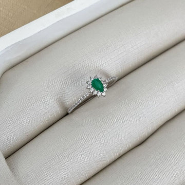 Anel Prata Gota Verde Cravejada 4mm