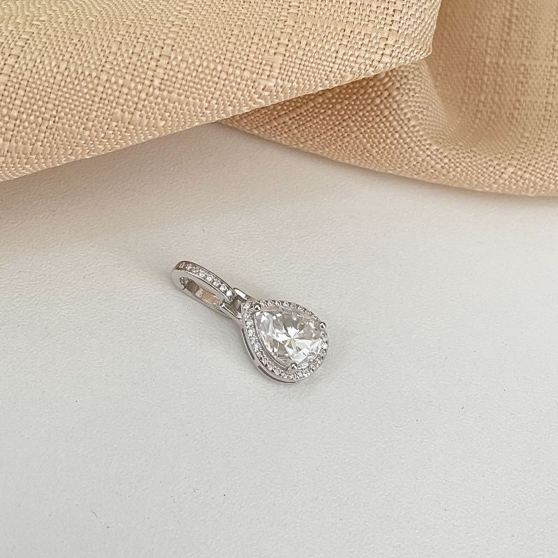 Pingente Prata Gota Cravejado 10x8mm Moissanite