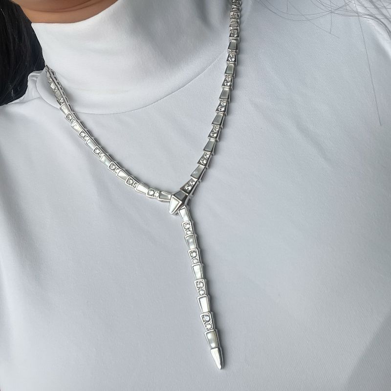 Gargantilha Prata Cobra Cravejada Lisa