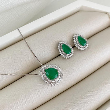 Conjunto Prata Gota Verde 2f Cravejado 5/7mm
