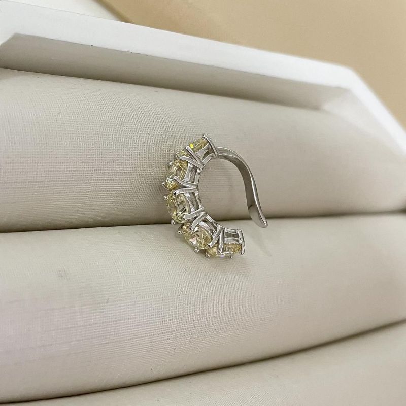 Piercing Prata em Pedras