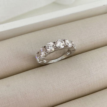 Anel Prata Meia Aliança 6p 5mm Moissanite