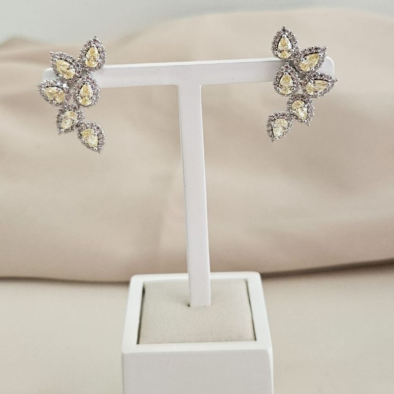 Brinco Prata Earcuff Amarela Cravejado