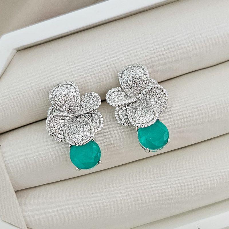 Brinco Prata Flor Cravejado Pedra Verde