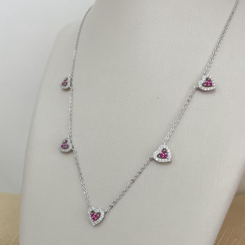 Gargantilha Prata 5 Coraçoes Rosa