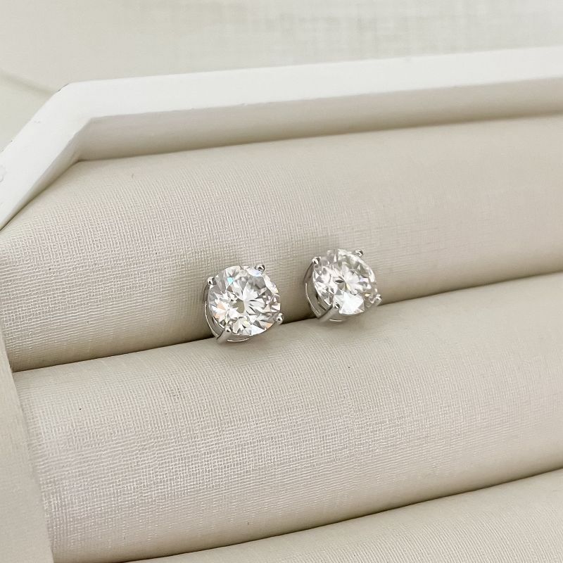 Brinco Prata Ponto de Luz Moissanite 8mm