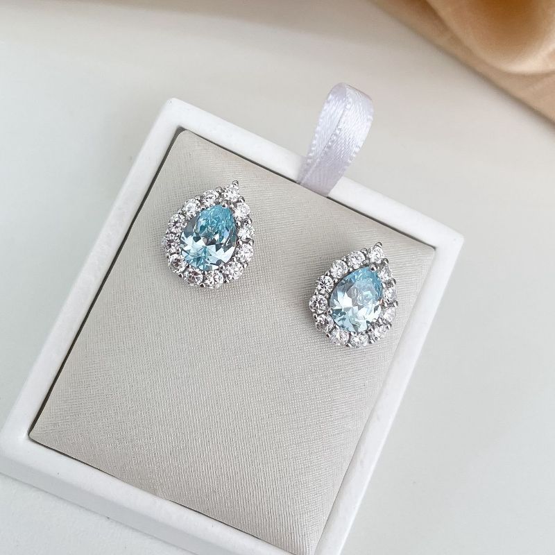 Brinco Prata Gota Azul Claro Cravejado 7x8mm