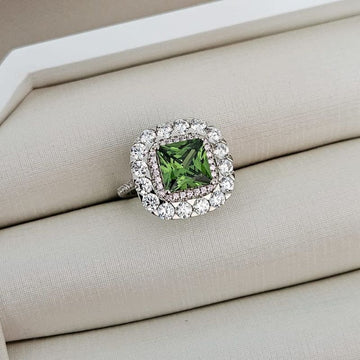 Anel Prata Pedra Verde Cravejado Rosa