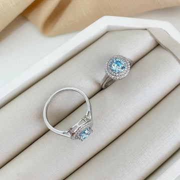 Anel Prata Pedra Azul Cravejada 7mm Moissanite