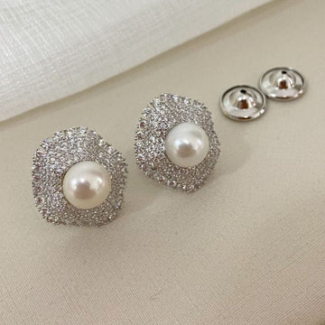 Brinco Prata Pérola Branca 2mm Cravejado
