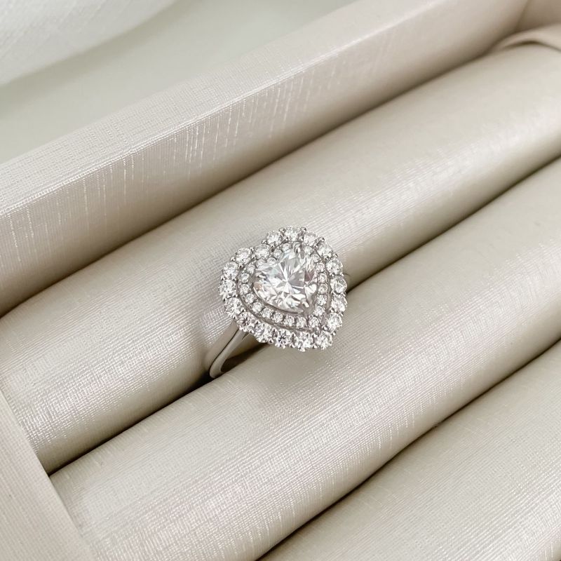 Anel Prata Coração Cravejado Moissanite 7.7mm