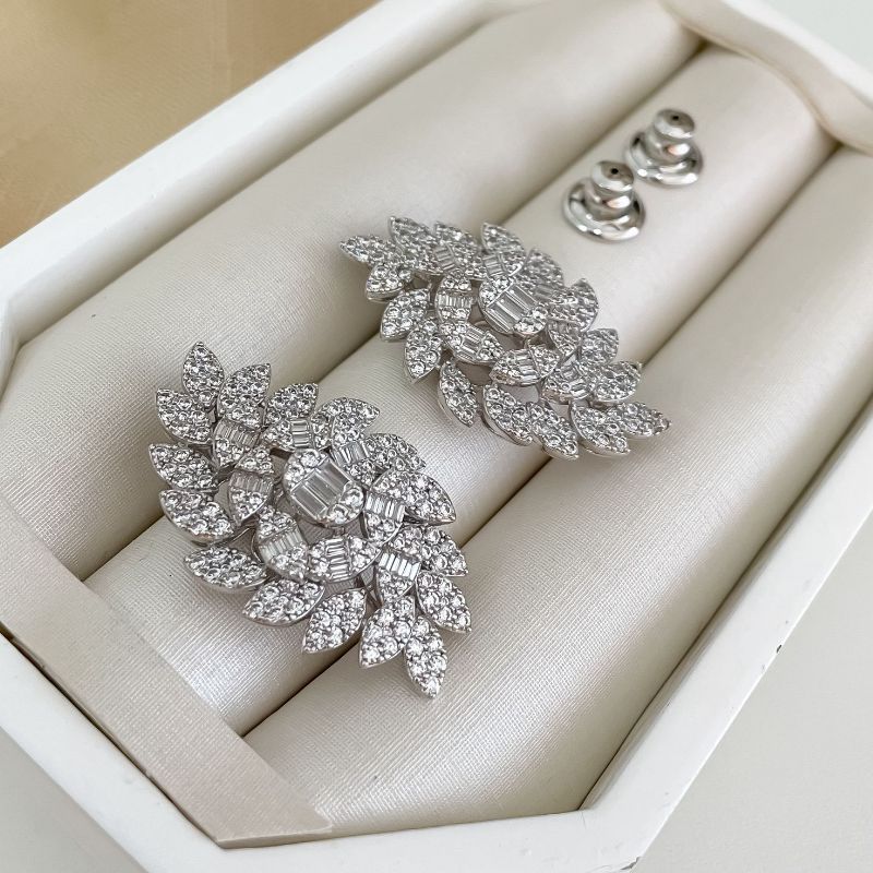Brinco Prata Earcuff Pizza Cravejada