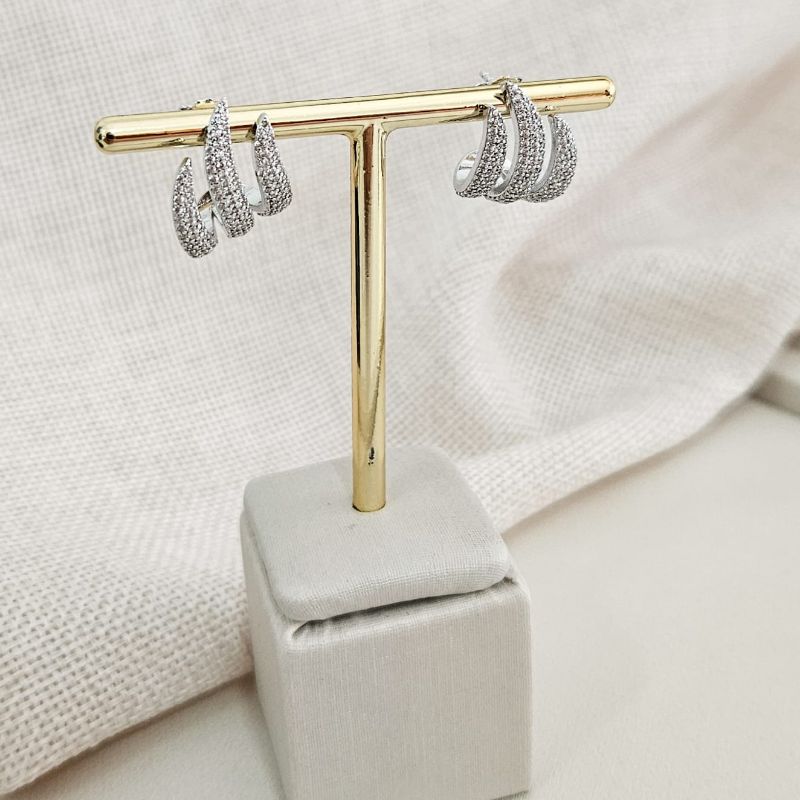 Brinco Prata Earcuff Liso Cravejado