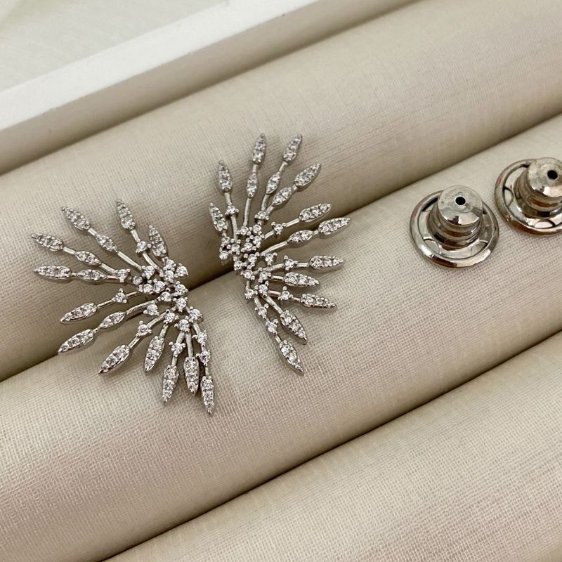 Brinco Prata Earcuff Cravejado