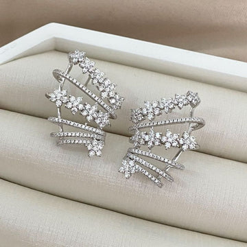 Brinco Prata Earcuff Flores Cravejamento