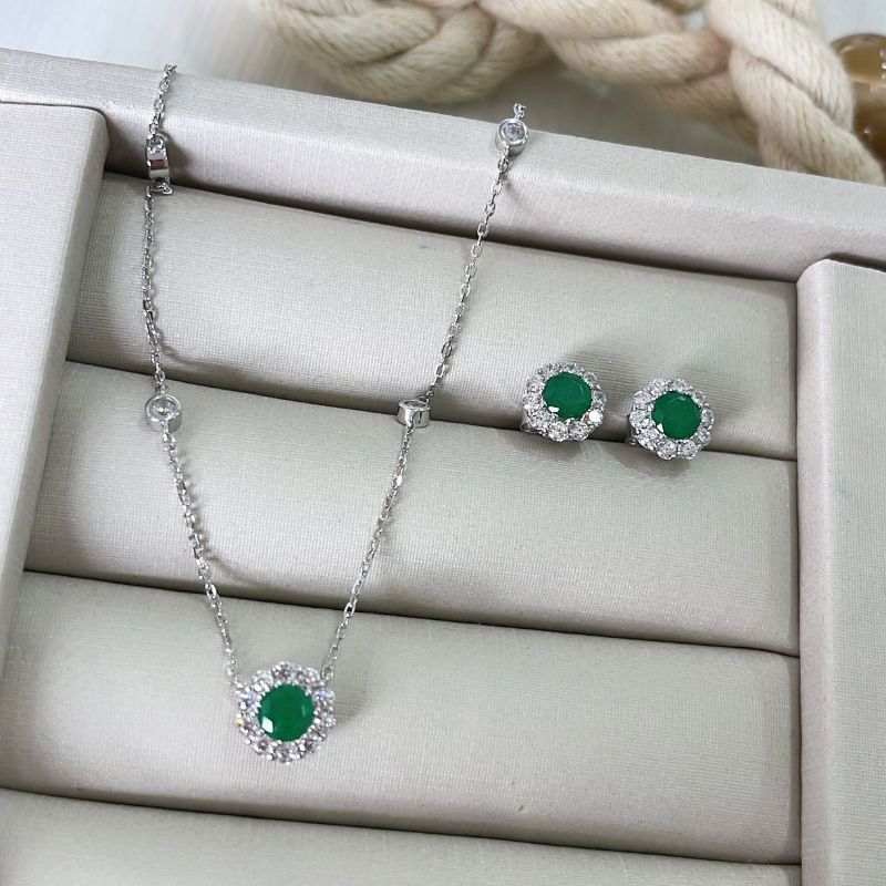 Conjunto Prata Pedra Verde Cravejado
