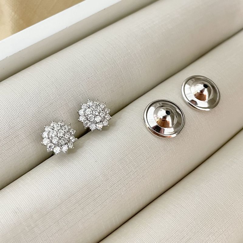 Brinco Prata Flor Moissanite 2mm