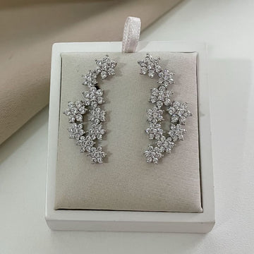 Brinco Prata Earcuff Flores Cristal
