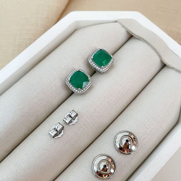 Brinco Prata Pedra Verde Cravejada 8mm