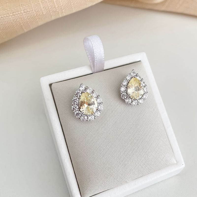 Brinco Prata Gota Amarelo Claro Cravejado
