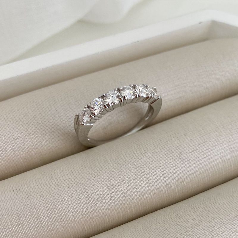 Anel Prata Meia Aliança 4mm Moissanite