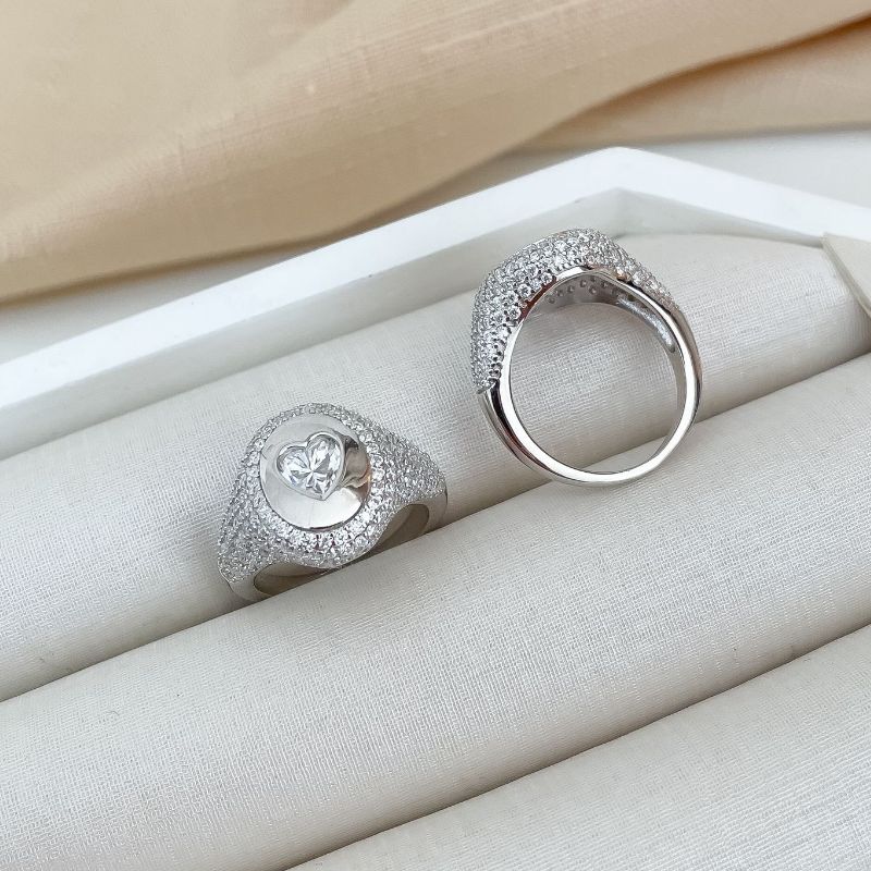 Anel Prata Coração Cravejado 4x4mm Moissanite