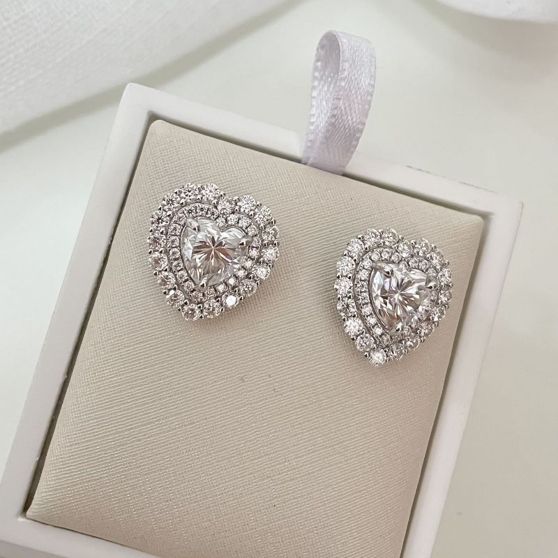 Brinco Prata Coração Cravejado Moissanite 7.7mm